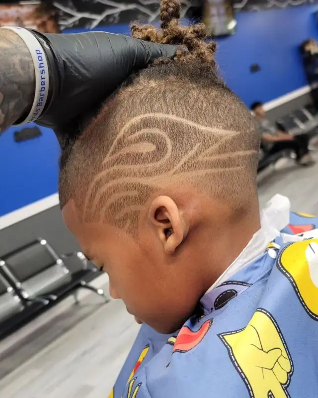 Swirl line design on a young client